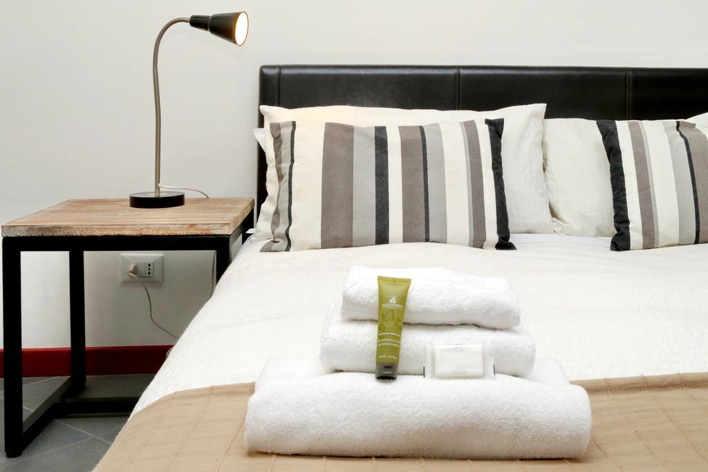 Cozy Apartment Fabia 300 Mt From Colosseum Exteriör bild