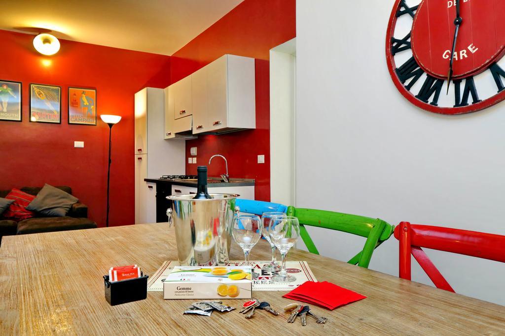 Cozy Apartment Fabia 300 Mt From Colosseum Exteriör bild