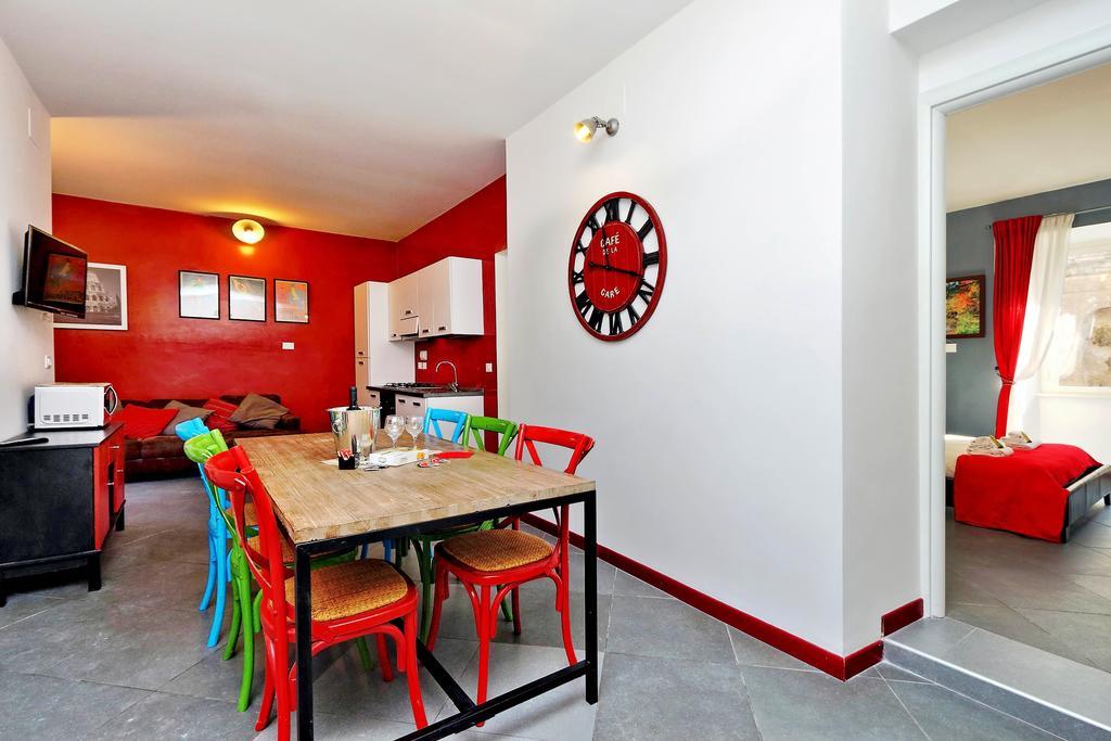 Cozy Apartment Fabia 300 Mt From Colosseum Exteriör bild